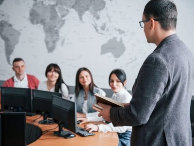 how-is-your-deals-group-of-people-at-business-conference-in-modern-classroom-at-daytime-1-scaled.jpg